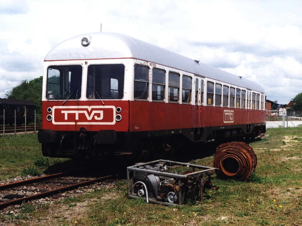 Triebwagen M3 der TTVJ (Tinglev Tnder VeteranJernbane) auf Tnder am 16-5-1999. Bild und scan: Date Jan de Vries. 