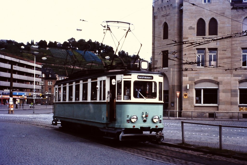 Triebwagen Nr. 2 (von 1926) der Straenbahn Esslingen-Nellingen-Denkendorf Mitte der 1970er Jahre kurz vor der Einstellung des Fahrbetriebs.