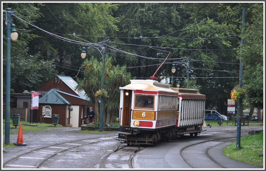 Triebwagen Nr 6 in der Station Laxey. (11.08.2011)