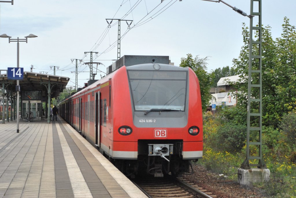 Triebwagen der S-Bahn Hannnover in Lehrte, am 25.09.10.