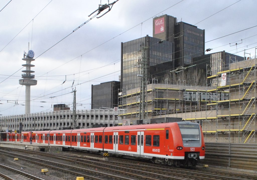 Triebwagen der S-Bahn Hannover bei der in Hannover am 02.04.2012.