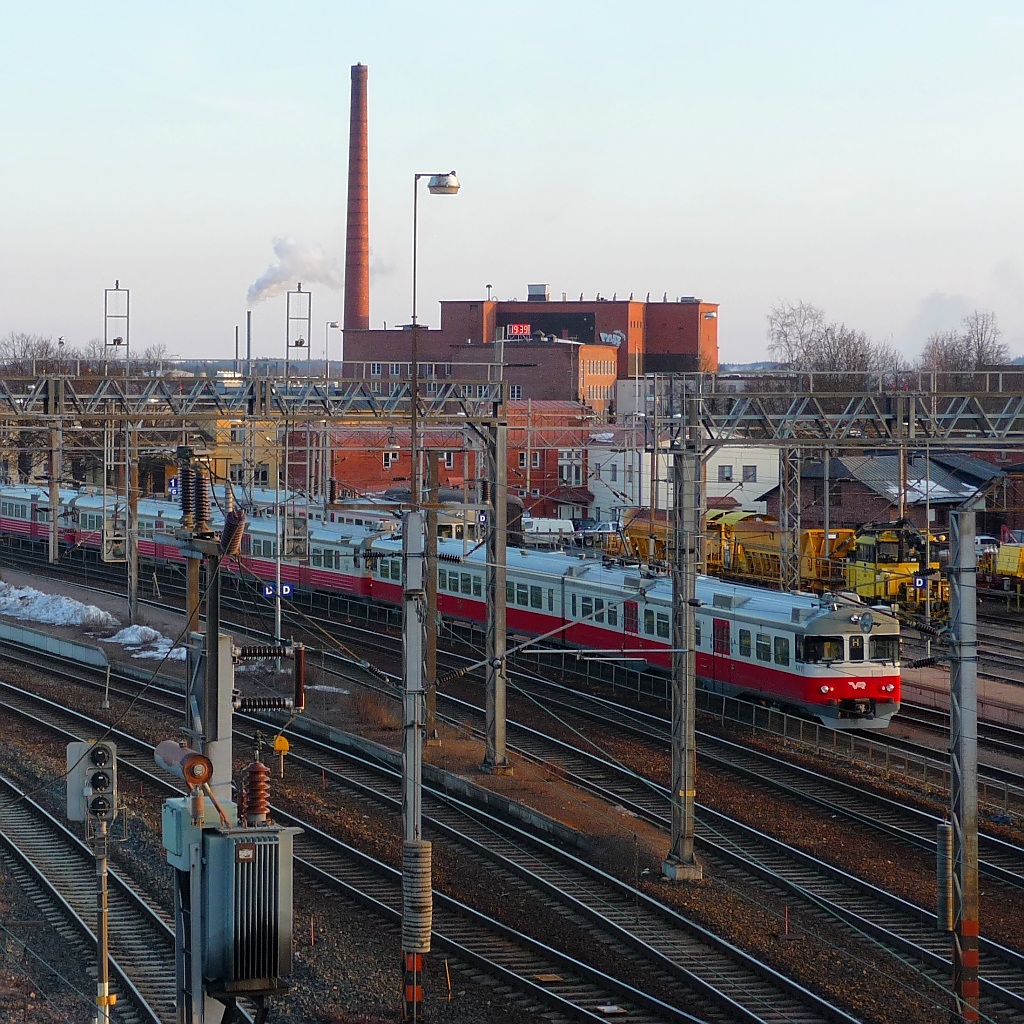 Triebwagen der VR-Baureihen Sm1 und Sm2 abgestellt im Bahnhof Riihimki, 14.4.13