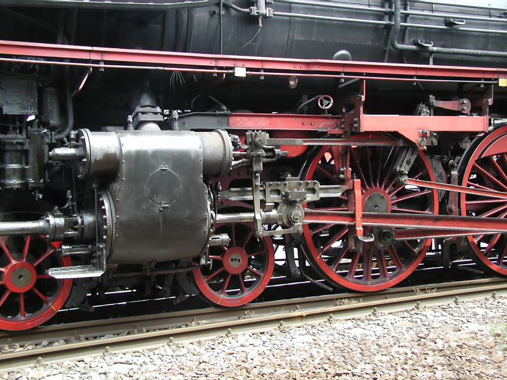 Triebwerk der EFZ Dampflok 01 519(Henschel&Sohn 1936)im Juni 2003 auf dem Lokgleis in Landquart/CH (Archiv P.Walter)

