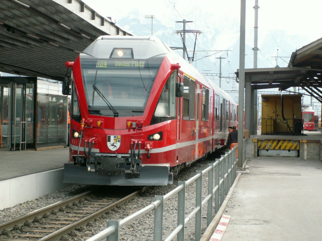 Triebzug  Allegra  ABe 8/12 3502 als RE nach Davos-Platz am 24.02.10 in Landquart(Der offizielle Verkehr wird aber erst im Mai mit dem Fahrplanwechsel aufgenommen)