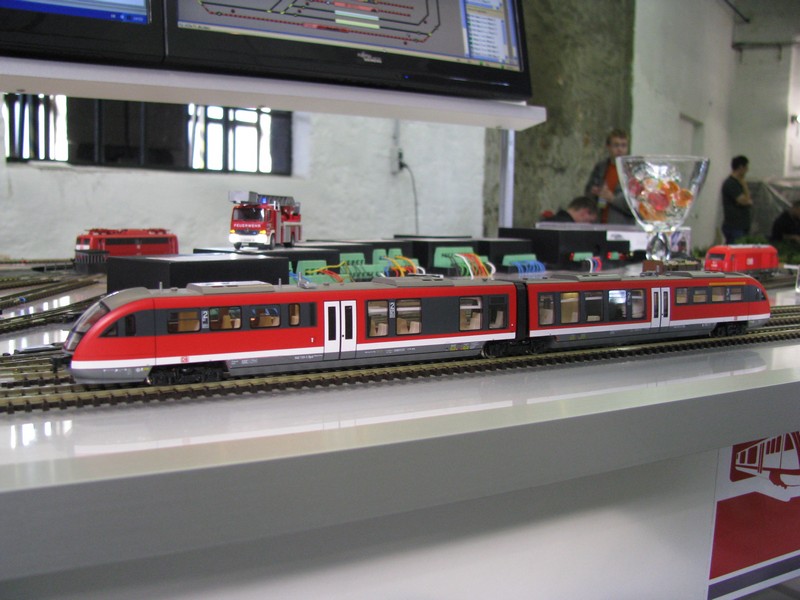 Triebzug BR 642 der DB AG in Spur H0, gesehen im Eisenbahn-Museum in Schwerin (ehem. Bw Schwerin). Schwerin [27.09.2009] 