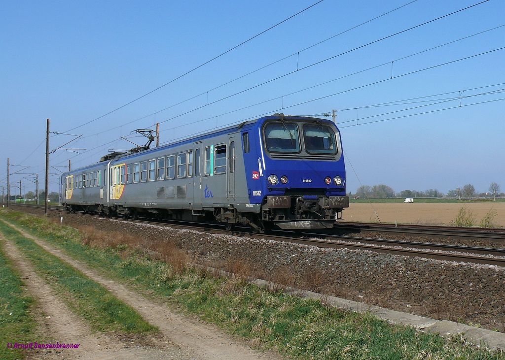Triebzug Z11512 der SNCF fhrt als TER31407 von Strasbourg(16:25) nach Selestat(17:05).

31.03.2012 Lipsheim