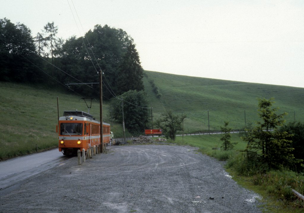 Trogenerbahn: Ein TB-Pendelzug (BDe 4/8) befindet sich am 27. Juni 1980 zwischen Speicher und St. Gallen.