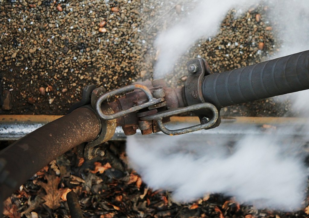 Trotz der nicht ganz dichten Heizungskupplung war es am 25.02.12 im Zug von
Moritzburg nach Radebeul Ost  gemtlich warm.