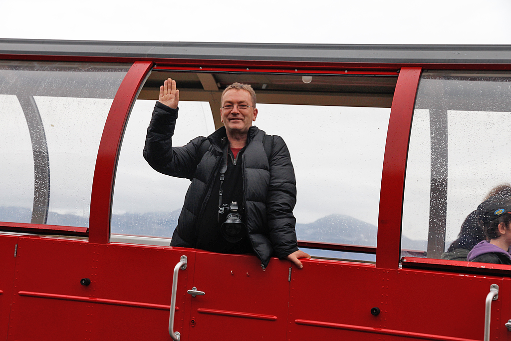 Tschss Armin, war toll! Armin fhrt nun mit dem letzten Zug talwrts. In der Station Rothorn Kulm, 29. Sept. 2012, 17:46