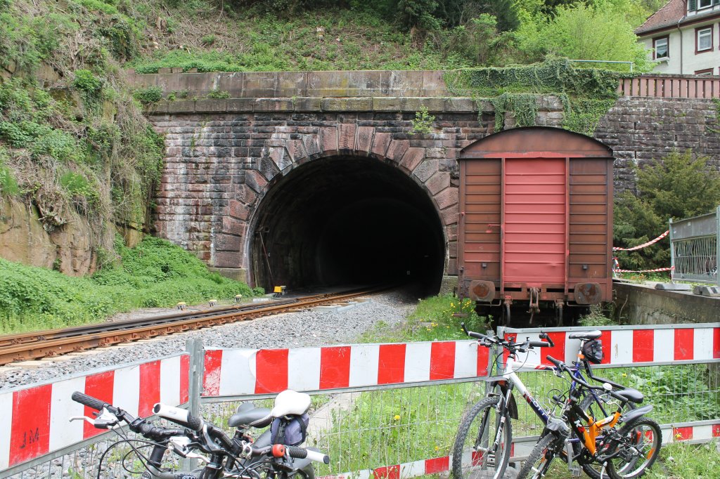 Tunnel in Pforzheim-Dilweisenstein am Bahnhof am 09.05.2013