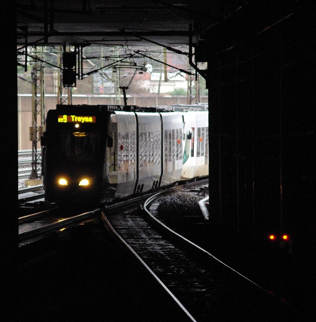 Tunnelblick in Kassel Wilhelmshhe: einfahrende RT9 nach Treysa. Aufgenommen am 13.01.2011.