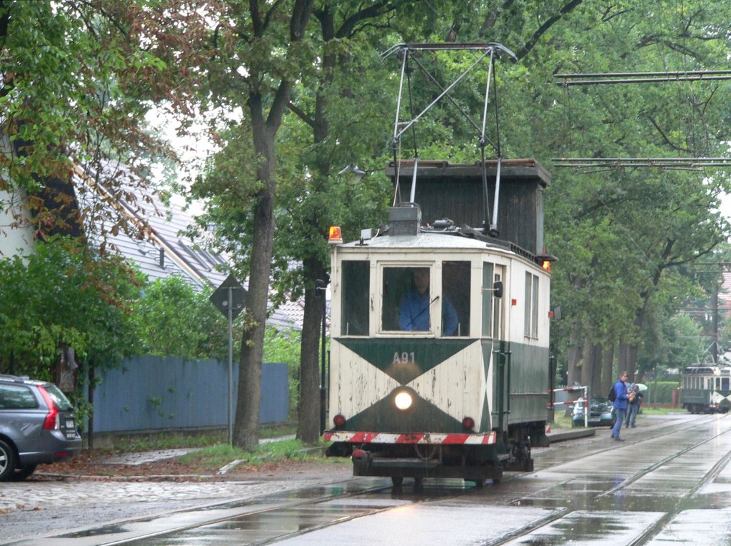 Turmwagen 91 des Frdervereins Schneicher-Rdersdorfer Straenbahn (Tram 88 e.v.) anlsslich des 100-jhrigen Bestehens auf der Strecke. 29.8.2010