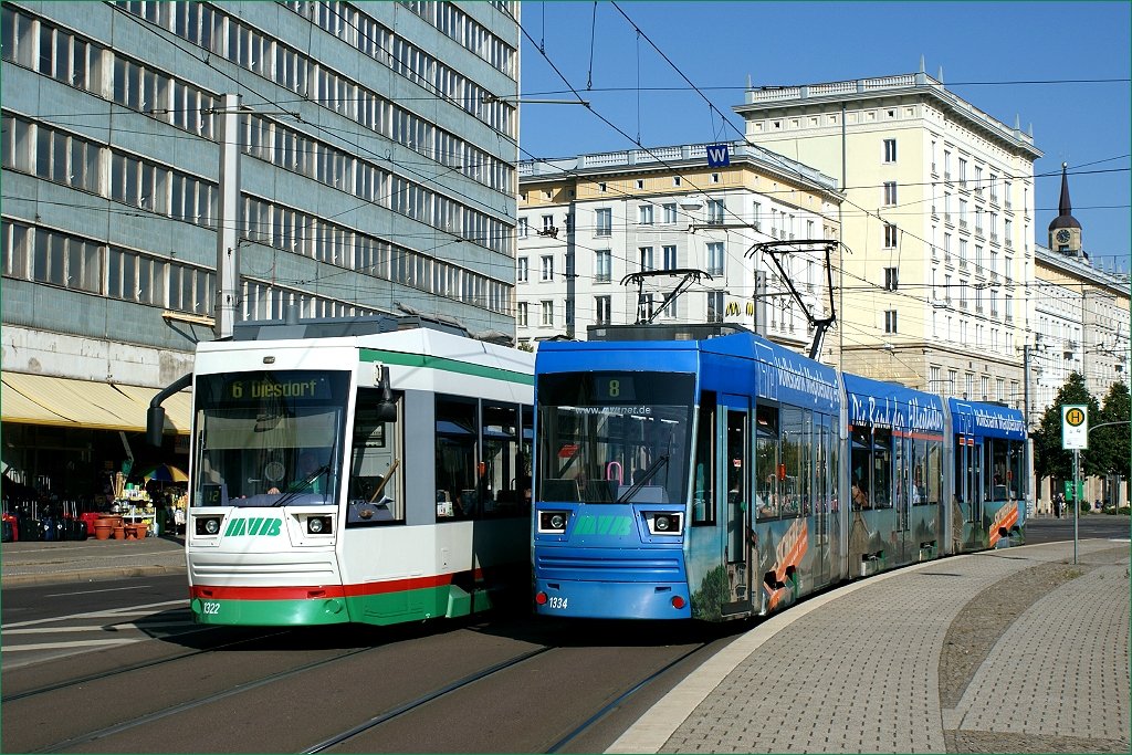 Tw 1322 und 1334 auf der Ernst-Reuter-Allee (20. August 2009)