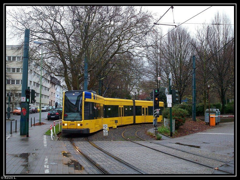 Tw 1520 der EVAG kurz vor der Haltestelle Aalto-Theater. Aufgenommen am 5.12.2009