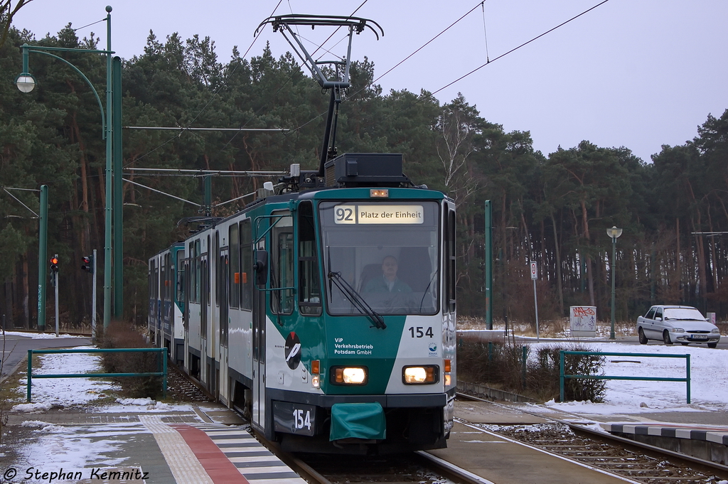 Tw 154 + Tw 254 ViP - Verkehrsbetrieb Potsdam GmbH auf der Linie 92 von Marie-Juchacz-Str. nach Platz der Einheit, bei der Bereitstellung an Straenbahn Haltestelle Marie-Juchacz-Str. 23.02.2013