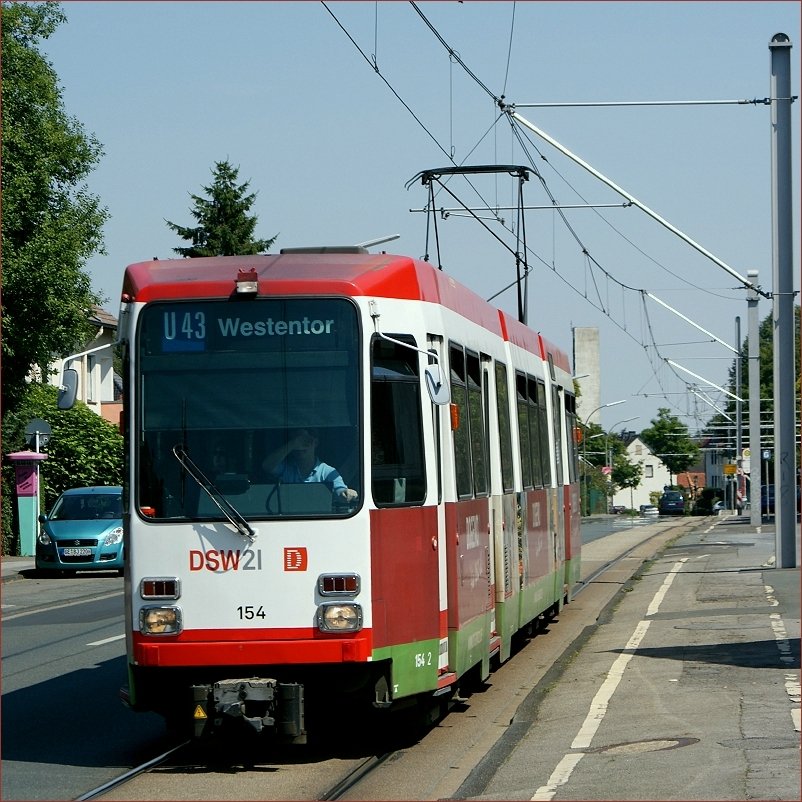 Tw 154 auf dem Wickeder Hellweg (5. August 2009). Heute werden auf der U43 Ost (Westentor - Wickede) keine N8C-Triebwagen mehr eingesetzt.