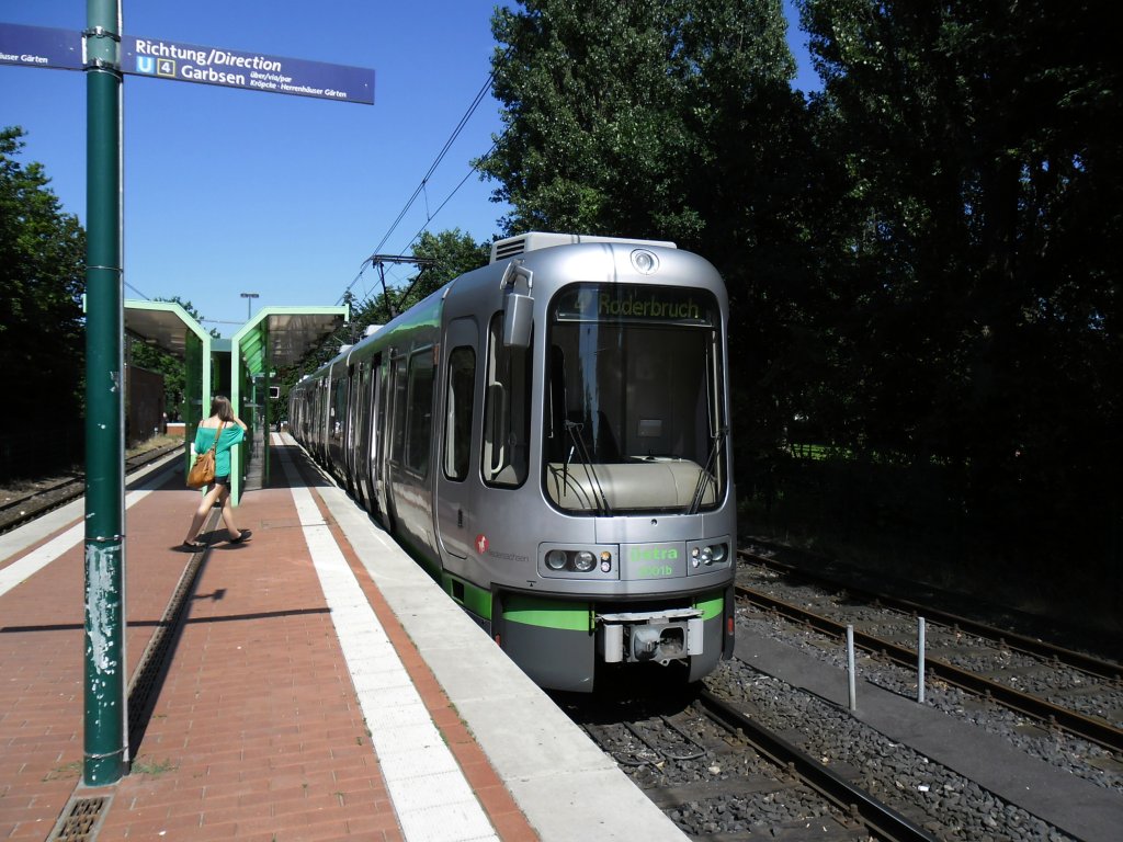 TW 2001, an der Endhaltestelle Roderbruch in Hannover, am 27.06.2011.