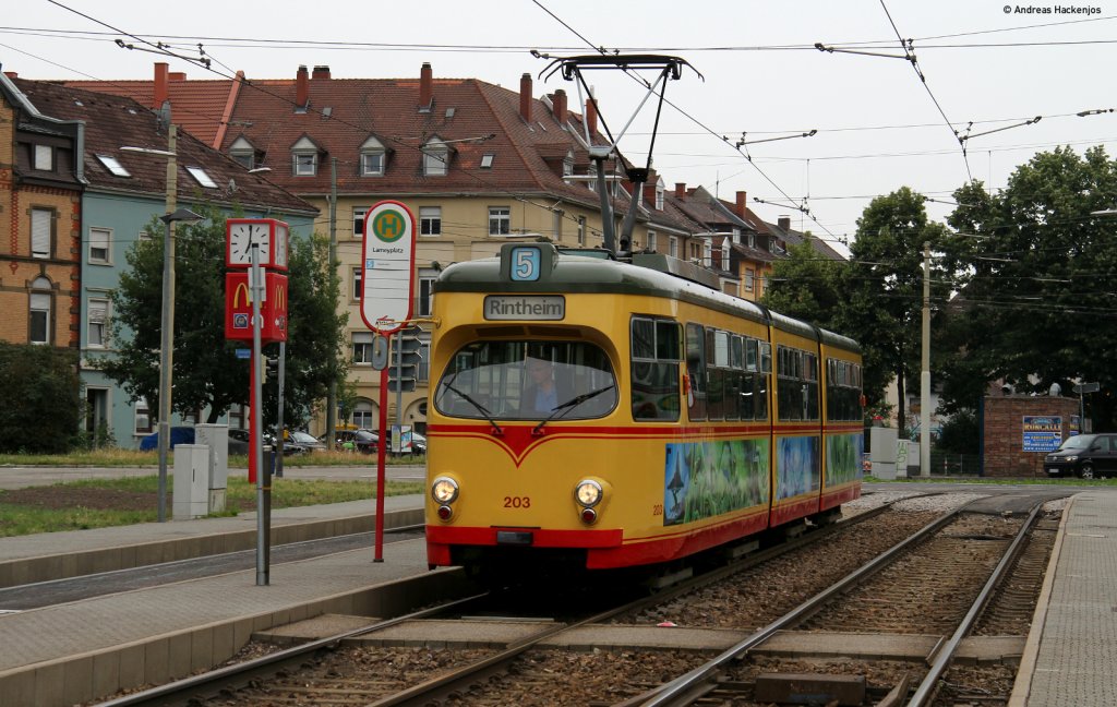 TW 203 als 5 zum Rheinhafen )Karlsruhe) am Lameyplatz 8.6.11