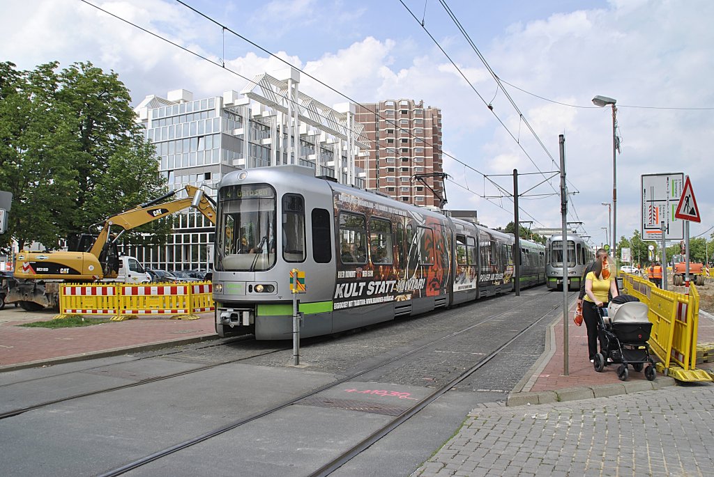 TW 2035 an der Haltestelle  Misburger Stra�e /Hannover, am 14.06.2011.