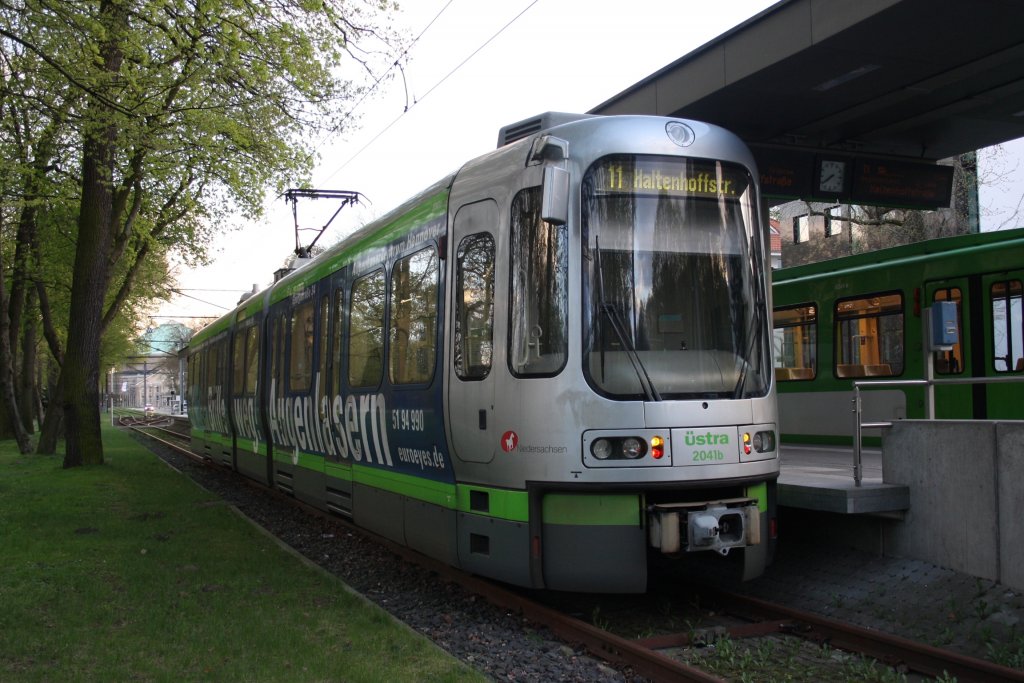 TW 2041, an der Endhaltestelle Zoo in Hannover am 12.04.2011.