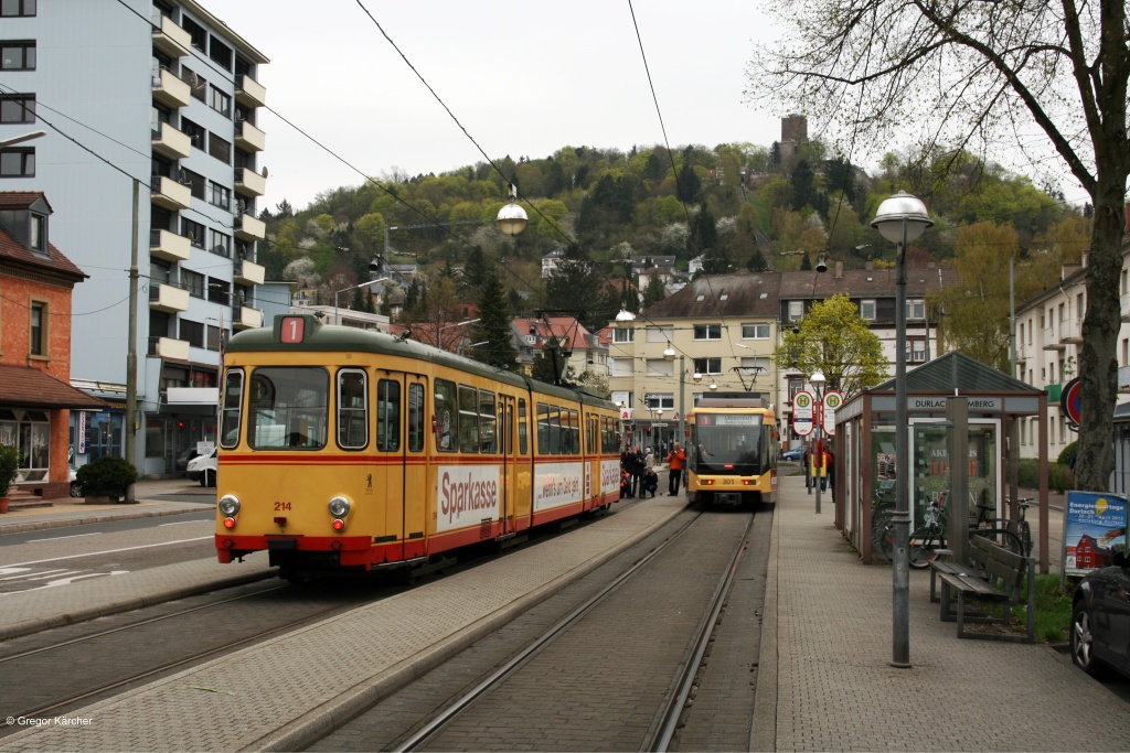 TW 214 auf Sonderfahrt. Das Bild entstand an der Endhaltestelle der Tram 1 Durlach-Turmberg. Aufgenommen am 21.04.2013.