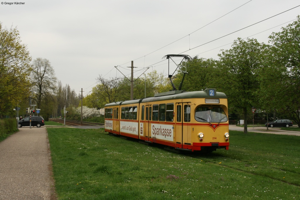TW 214 auf Sonderfahrt durch Karlsruhe. Das Bild entstand bei der Karl-Delisle-Strae am 21.04.2013.