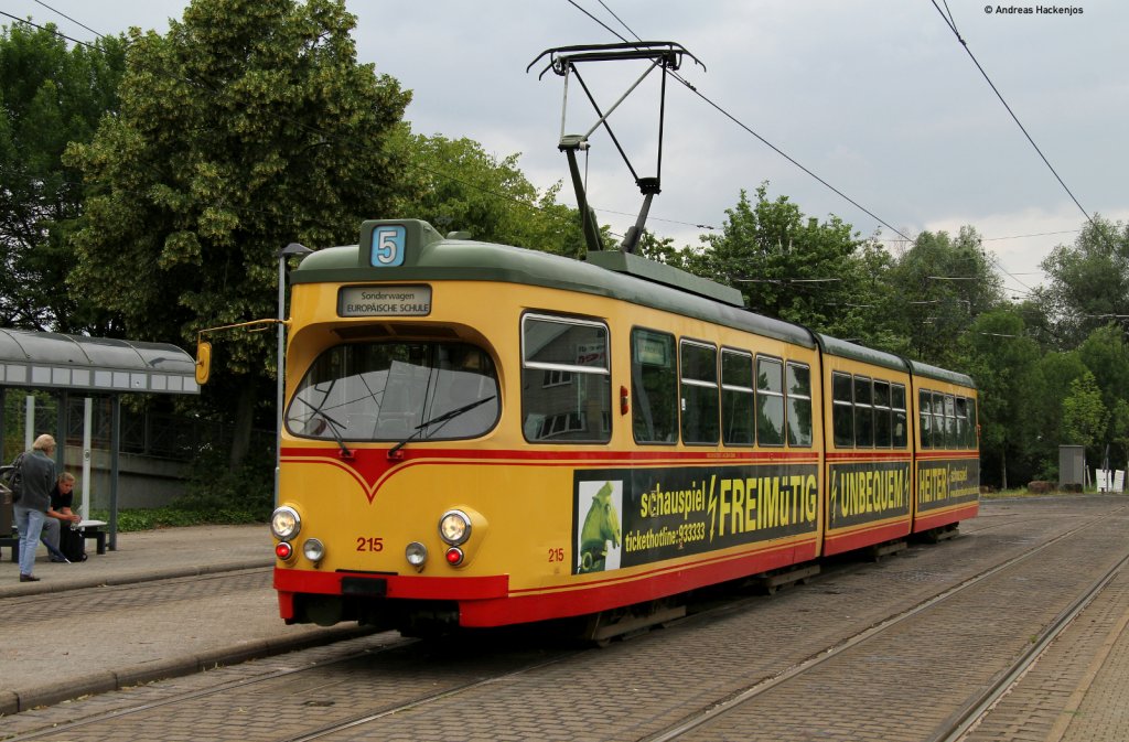 Tw 215 an der Endhaltestelle Karlsruhe Rheinhafen, beim Wechsel des Zieles 8.6.11