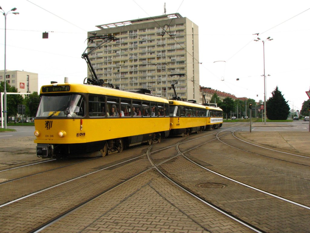 Tw 224 246+Anhang auf der Linie 2 zum Tatra-Abschied am 29.05.2010.