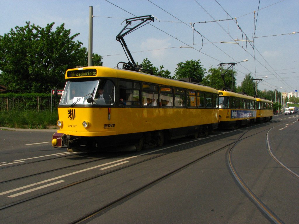 Tw 224 277+Anhang auf der Linie 11 zum Tatra-Abschied am 29.05.2010.