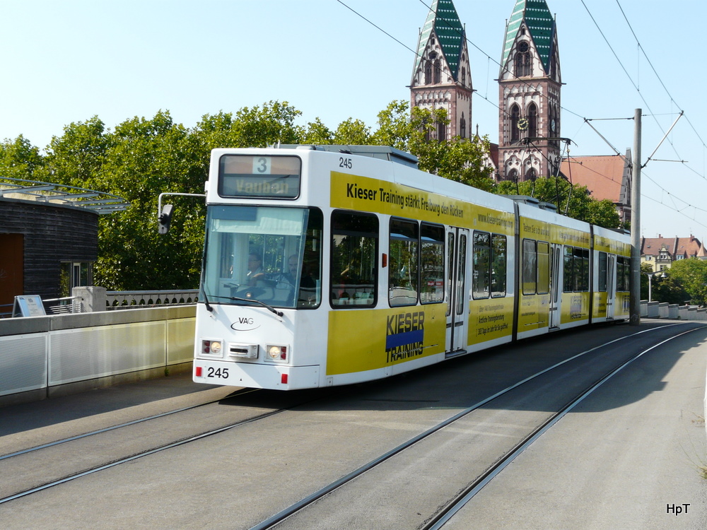 TW 245 unterwegs auf der Linie 3 in der Stadt Freiburg im Breigau am 22.09.2010

