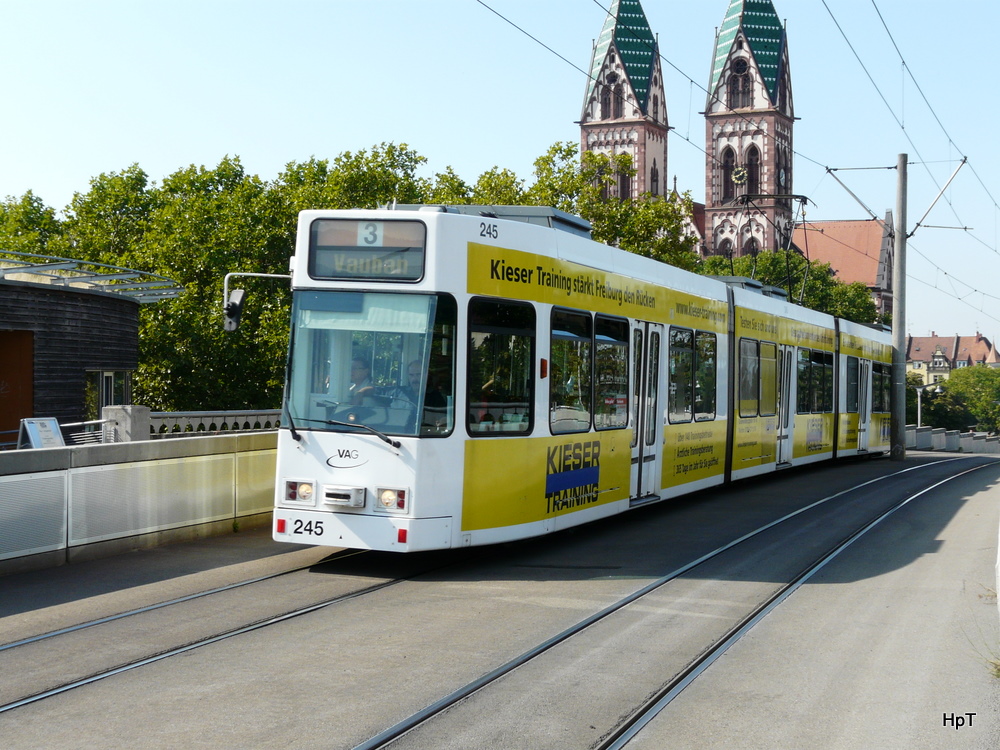 TW 245 unterwegs auf der Linie 3 in der Stadt Freiburg im Breigau am 22.09.2010

