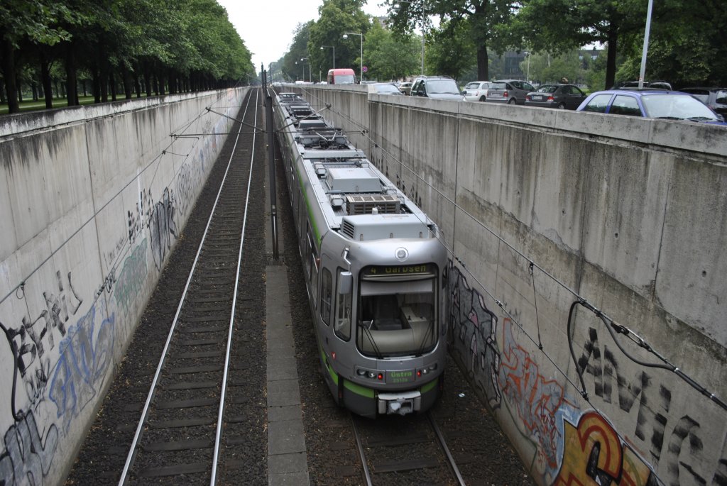 TW 2500 Verband in Rampe in der Nienburgerstrae/Hannover am 04.07.2011.