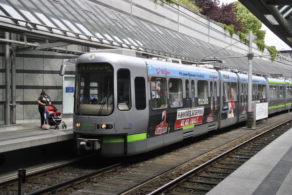 TW 2525, in der Station Brabeckstrae/Hannover am 14.06.2011.