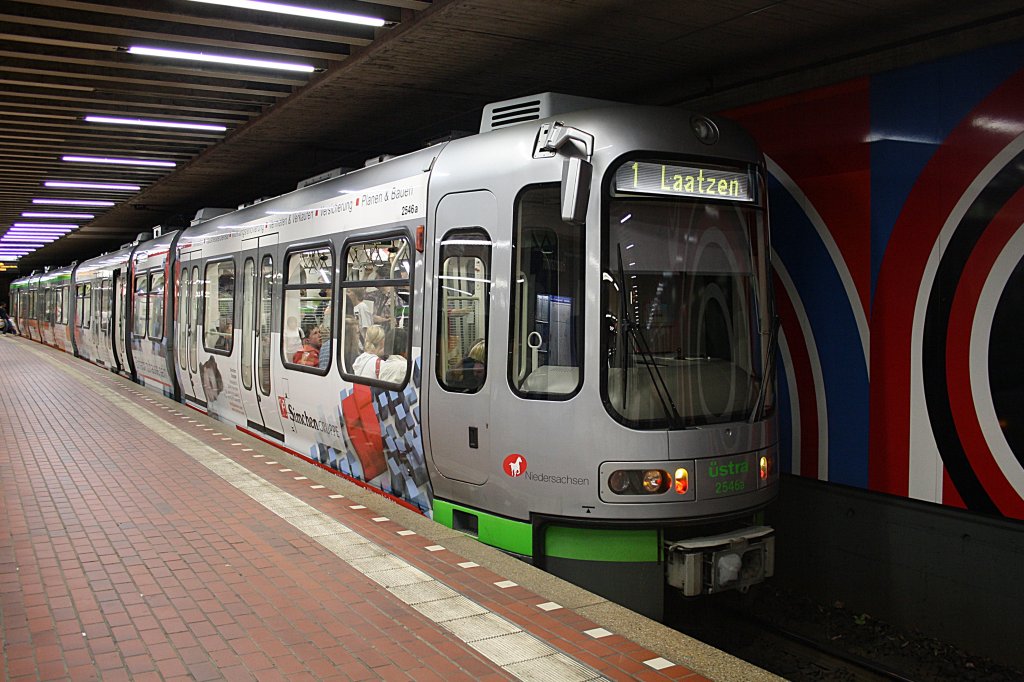 TW 2546 in der Station Hauptbahnhof am 07.06.2011.