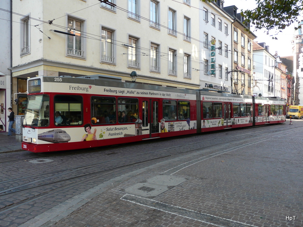 TW 255 unterwegs auf der Linie 5 in der Stadt Freiburg im Breigau am 22.09.2010

