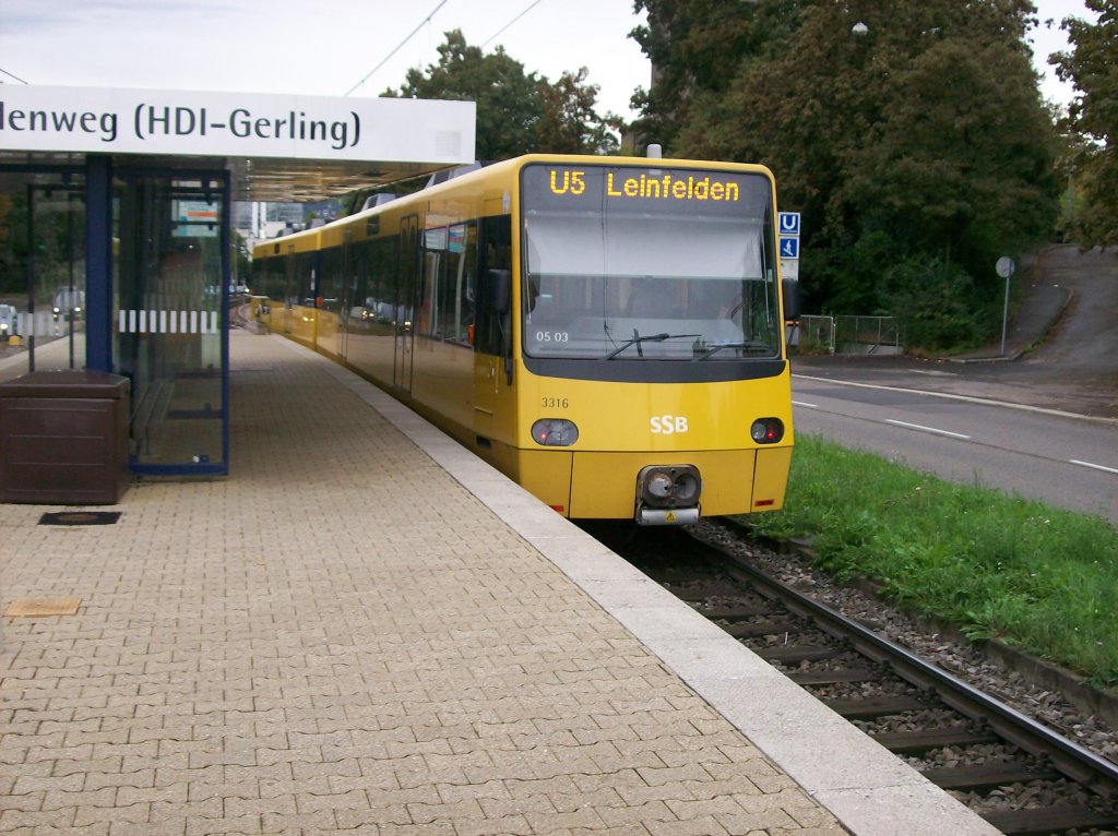 TW 3315/3316 der SSB-AG als U5 Leinfelden Kurs: 05-03 am 18.09.2011 bei Ausfahrt Eckharshaldenweg.                                                                                           