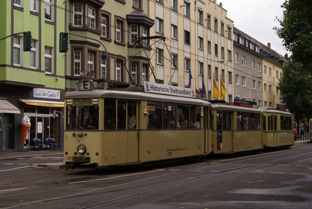 Tw 379 beim Straenbahnkorso am 19.06.2011 am Karolingerplatz in Dsseldorf