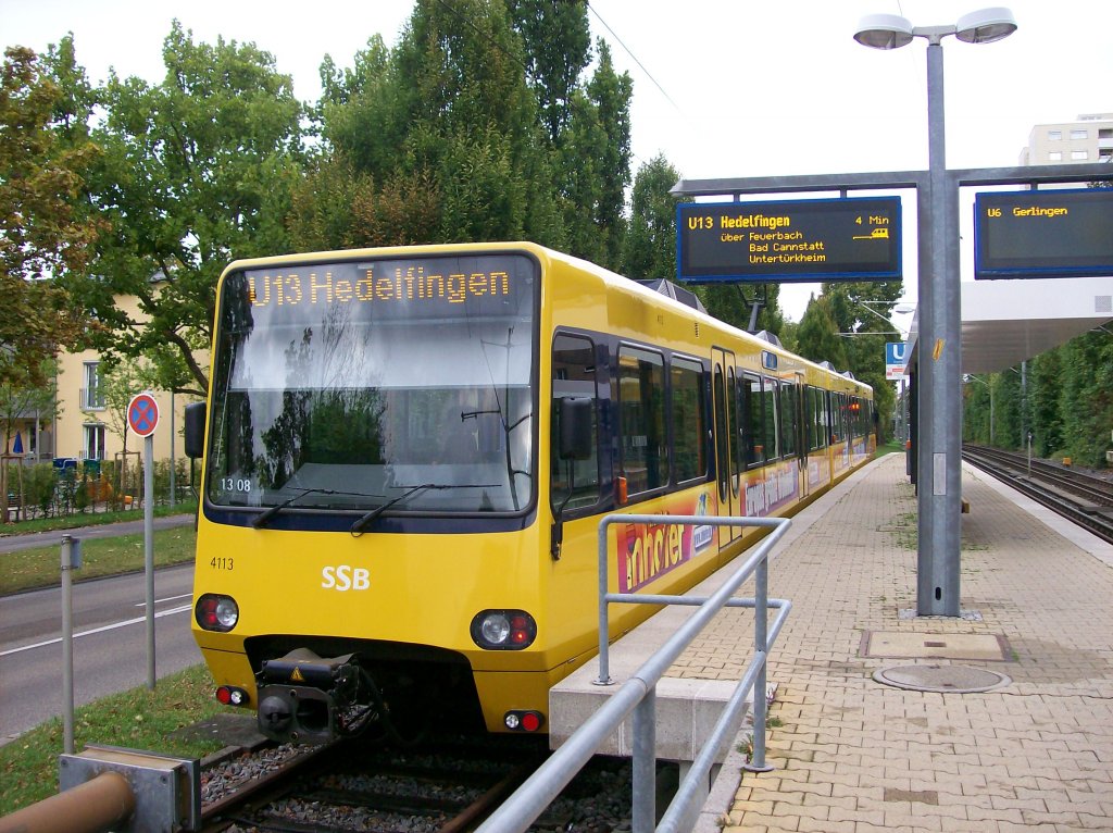 TW 4113/4114 der SSB-AG als U13 Hedelfingen auf Kurs: 13-08 am 19.09.2011 in der Endhaltestelle Giebel in Stuttgart. (Inhofer - Werbung.)