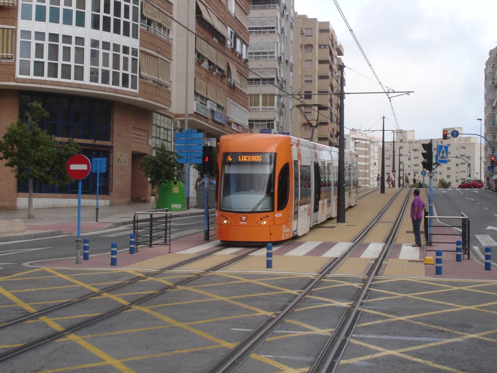 TW 4230 bei der Station Sergio Cardell; 9.10.10