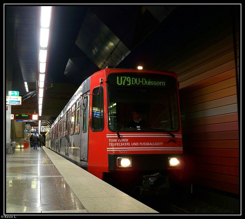 Tw 4253 als U79 in Duisburg Hbf. Aufgenommen am 5.12.2009
