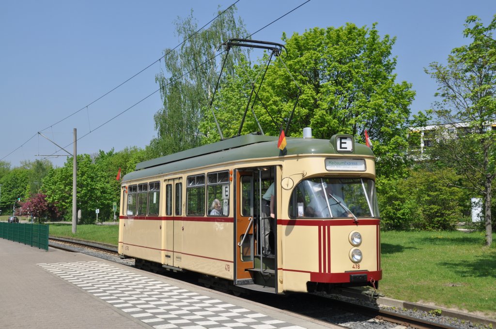 Tw 478 als  MaibaumExpress  in Laatzen (01.05.2012)
