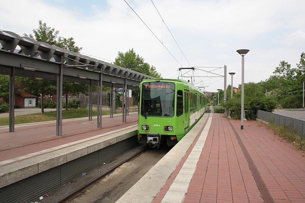 TW 6158, verlsst den Endpunkt Wettbergen, am 07.06.2011.