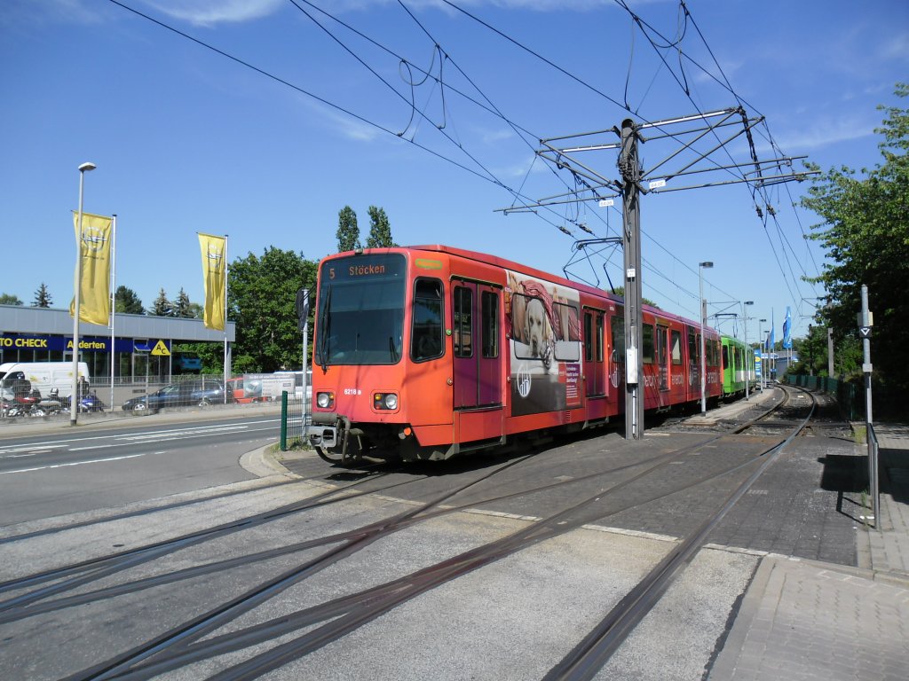 TW 6218, im Kehrgleis der Endhaltestelle Anderten/Hannover am 27.06.2011.