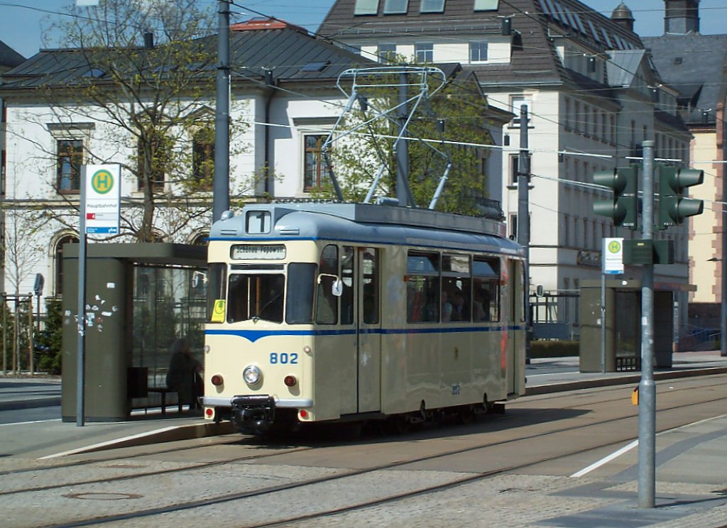 TW 802 wartet am Chemnitzer HBF.