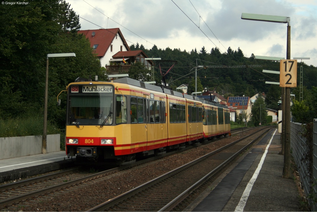 TW 804 und 8** als S5 nach Mhlacker beim Halt in Bilfingen. Aufgenommen am 31.08.2012.