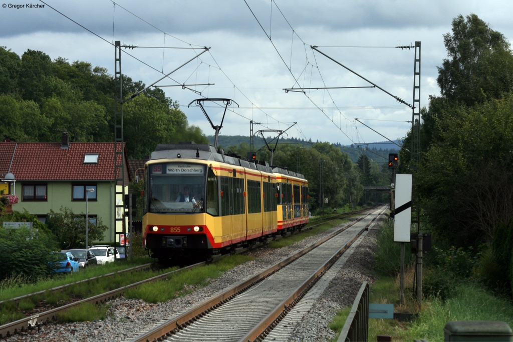 TW 855 und 833 als S5 nach Wrth kurz vor dem Haltepunkt Kleinsteinbach. Aufgenommen am 31.08.2012. Das Bild entstand legal vom Bahnsteigende.