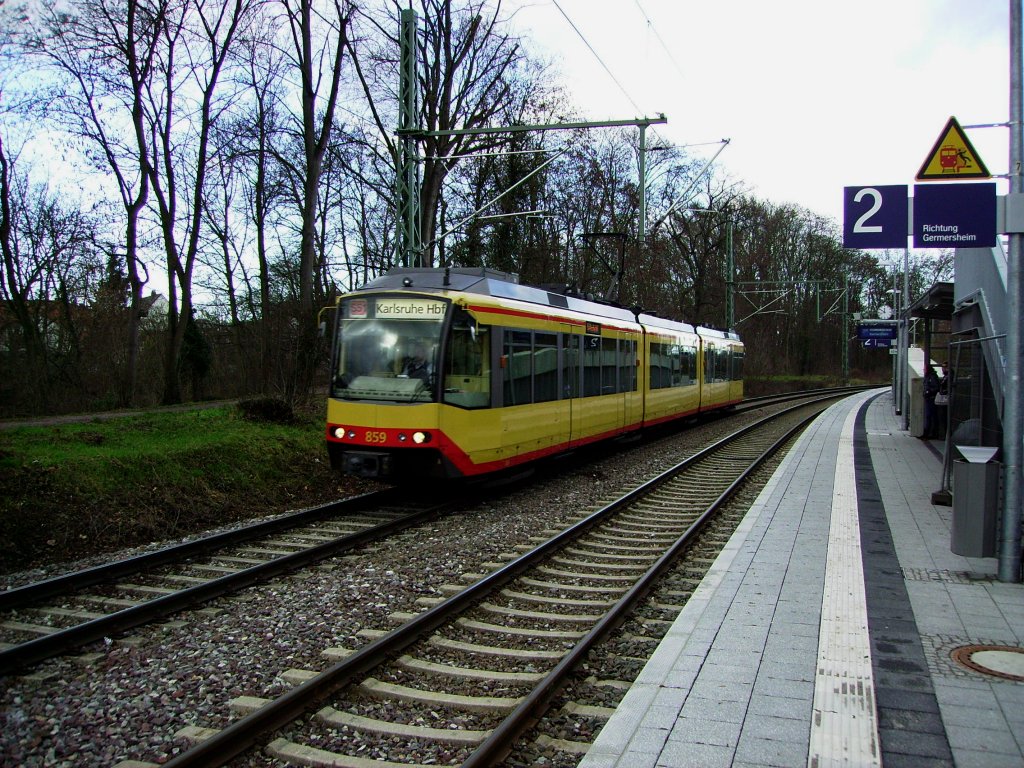 TW 859 durcheilt am 04.01.2012, diesmal als S 86025 den Haltepunkt Germersheim Mitte/Rhein um seinem Ziel Karlsruhe Hbf. nher zu kommen.