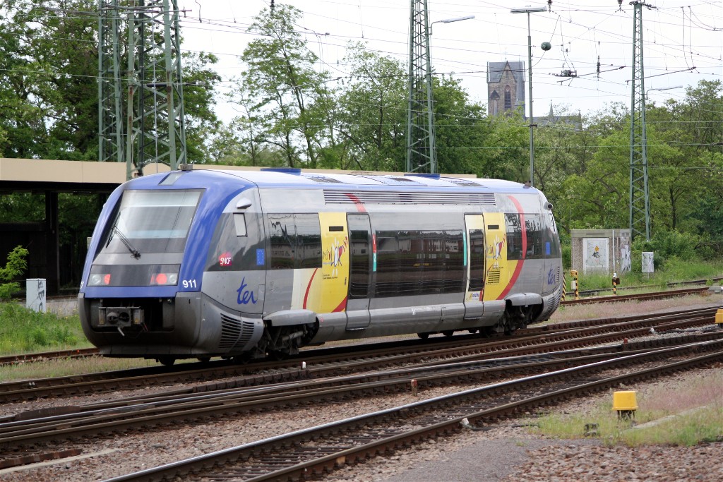 Tw 911 der SNCF in Richtung Forbach