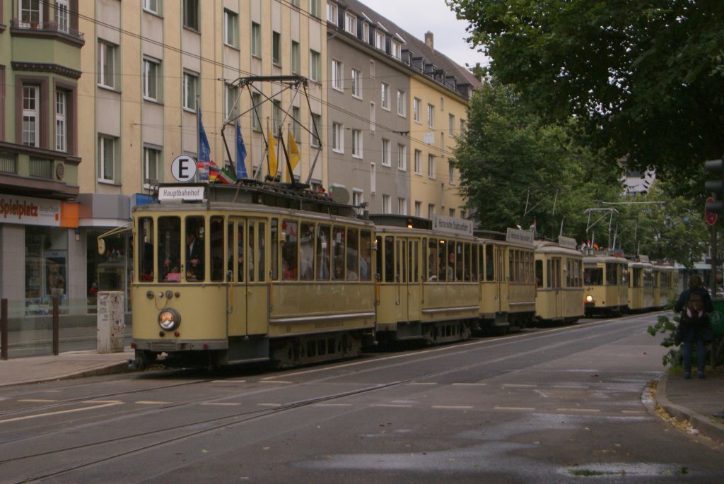 Tw 954 beim Straenbahnkorso am 19.06.2011 am Karolingerplatz in Dsseldorf