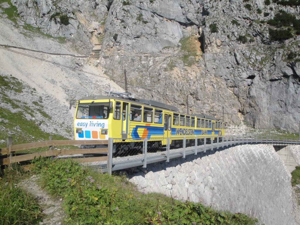 TW der Wendelsteinbahn bei der Talfahrt auf der Hohen Mauer; 22.8.10